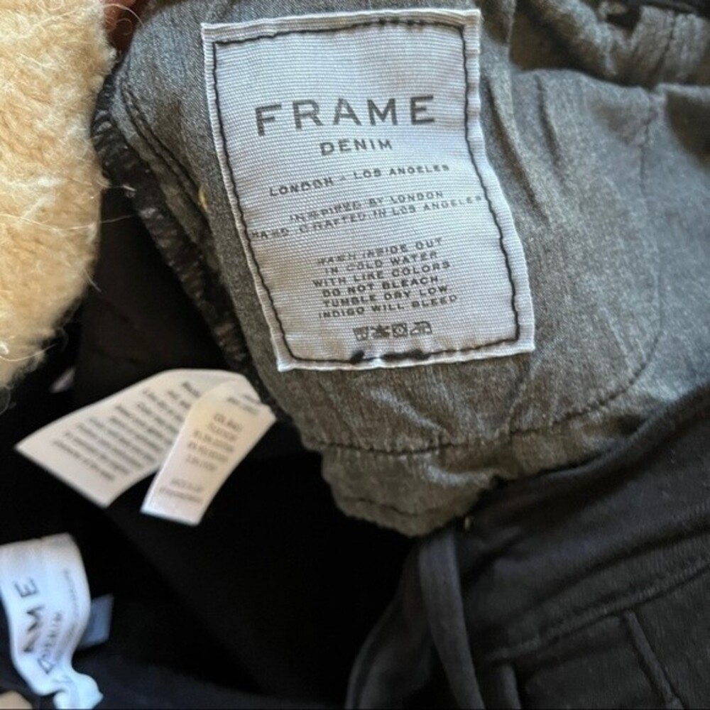 Frame Denim Le Skinny de Jeanne Distressed Jeans in Film Noir 28 - Picture 9 of 9